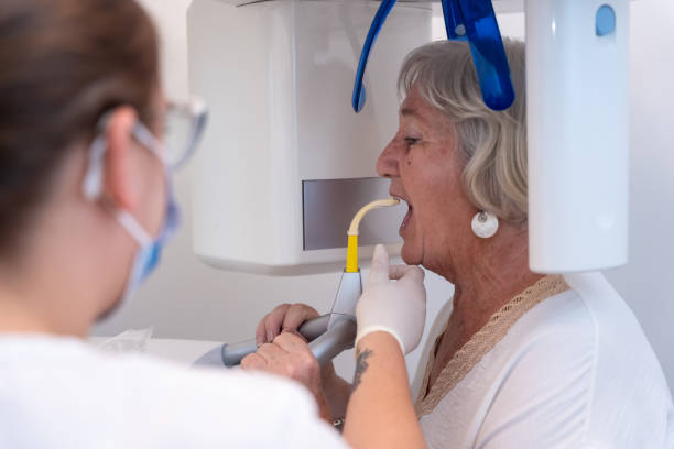 Best Weekend Emergency Dentist in Lowellville, OH
